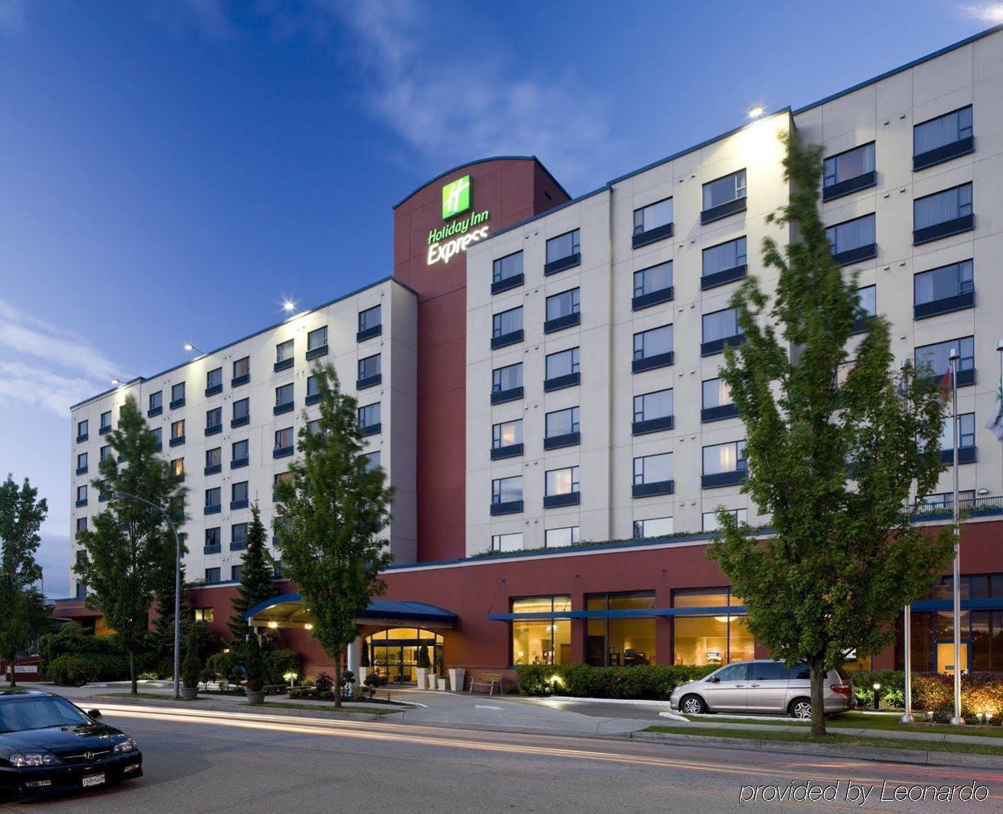 Holiday Inn Express Vancouver Airport-Richmond, An Ihg Hotel Exterior photo